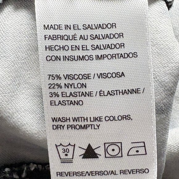 IZOD Women Golf Bermuda Shorts Tee with Ball Print Sz 12 Black White Sports 45-1 - Picture 6 of 9